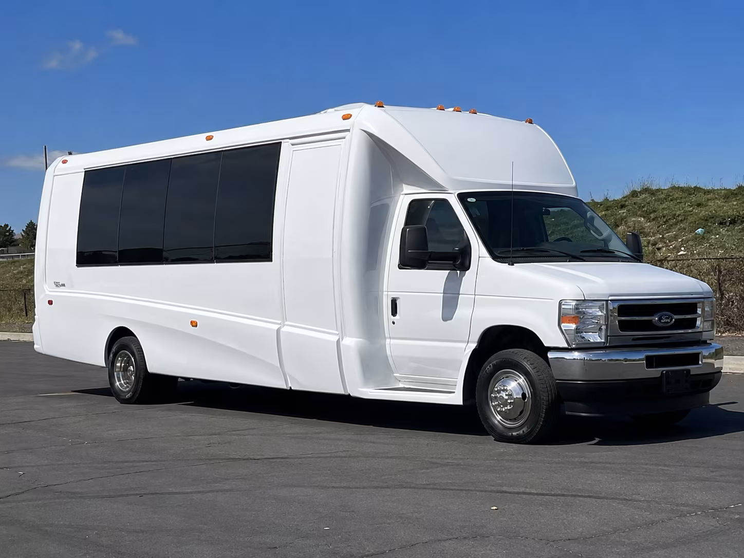 bus rentals for bands and performers traveling through waterbury