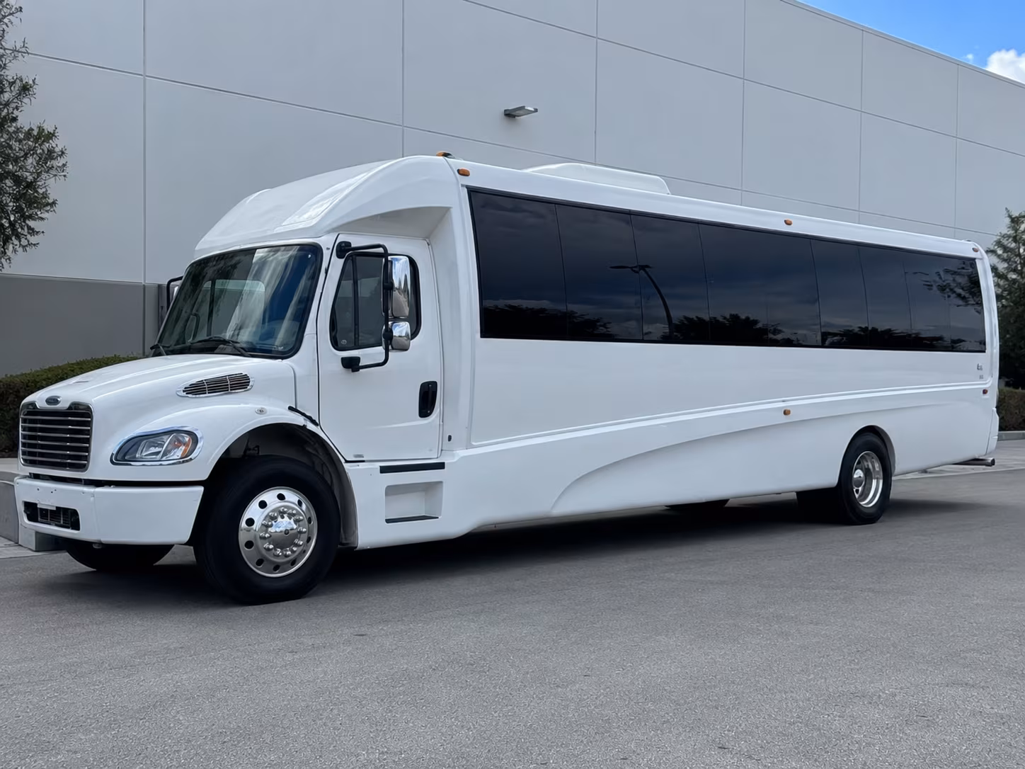waterbury wine tour party bus rental